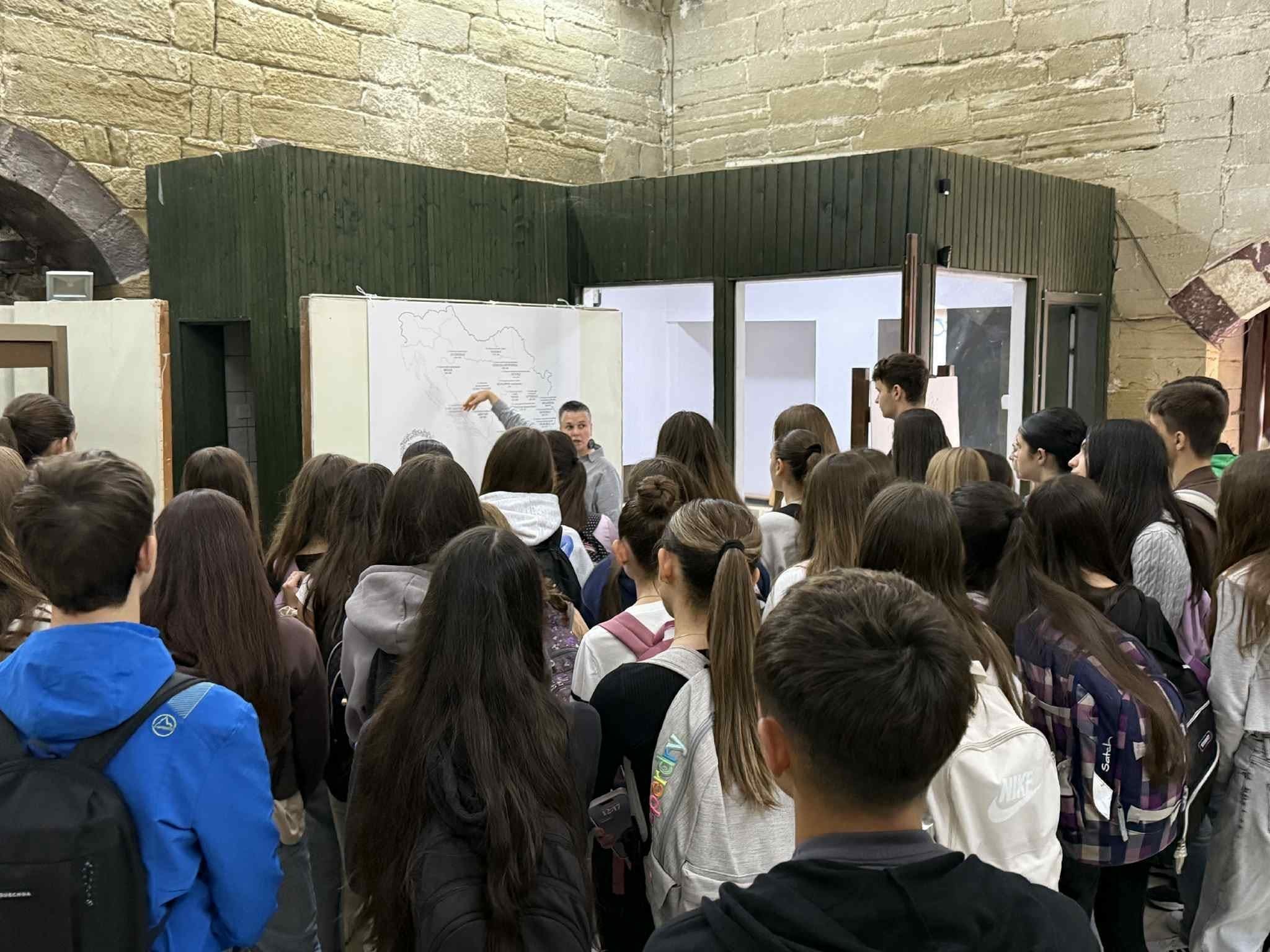 555541009_1950198179111415_4885392949744925435_n